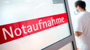 Männer erhalten laut Studie häufiger Schmerzmittel als Frauen