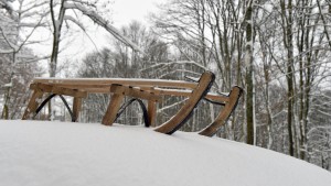 Drei Deutsche beim Rodeln verunglückt