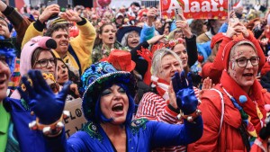 Karneval startet – Kölner Polizei kontrolliert Messer-Verbot