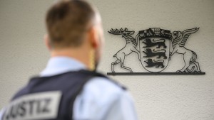 Die Justiz bewältigt die Aktenflut mithilfe der KI