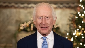 König Charles III. dankt in Weihnachtsansprache Ärzten für Unterstützung