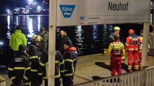 Gesunkenes Schiff soll aus der Elbe geborgen werden