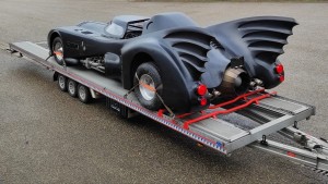 Zoll fertigt historisches „Batmobil“ ab