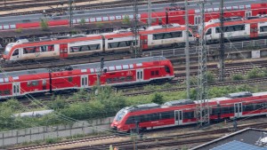 Bahn fährt Milliardenverlust ein