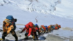 Großer Andrang am höchsten Berg der Welt