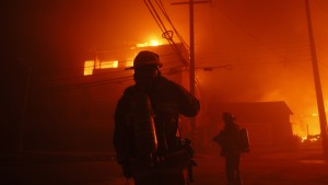 Waldbrand bei Los Angeles zwingt mehr als 70.000 Menschen zur Flucht