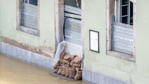 Wasserstand der Donau sinkt langsam