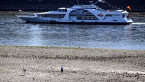 Transportkosten auf dem Rhein steigen stark