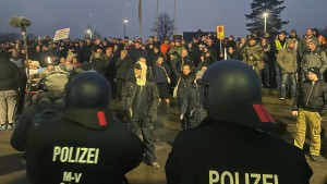 Innenminister Pegel: Unterwanderung der Proteste nicht hinnehmbar