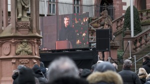 Bischöfe, Imam und Politiker gedenken der Opfer