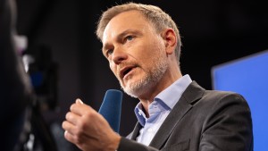 Finanzminister Lindner ruft zum Maßhalten auf