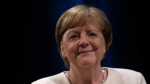 Merkel hält Rede von Scholz zum Ampel-Aus für würdelos