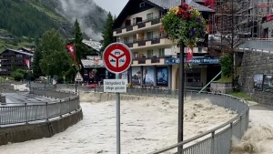 Schweizer Ferienort Zermatt von Außenwelt abgeschnitten