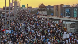 Serbien: Protest gegen Gewalt und Regierung weitet sich aus