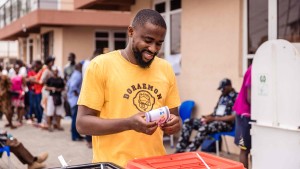 Afrikas stärkste Volkswirtschaft wählt Präsident und Parlament