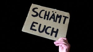 Deutschlandweite Proteste gegen Merz und CDU