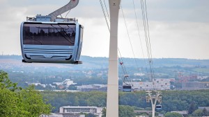 Schwebend über die Stadt