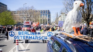 „Stoppt den Rüstungswahn“