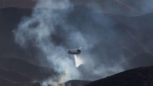 Feuerwehr in Kalifornien vor Trump-Besuch weiter im Einsatz