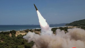 Nordkorea feuert Raketensalve ab