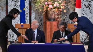 Japan und EU schließen neuen Verteidigungspakt