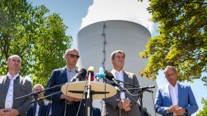 Merz will Atomkraftwerke noch „zwei bis fünf Jahre“ laufen lassen