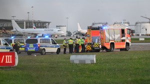 Klimaaktivisten dringen in mehrere deutsche Flughäfen ein