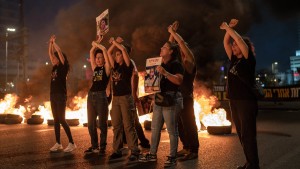 Wütender Protest von Geisel-Angehörigen