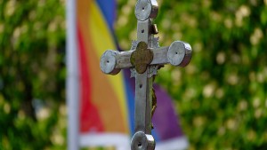 Wie Homo-Segnungen die Kirche spalten