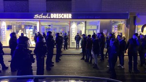 Vier „Querdenker“ nach gewaltsamem Corona-Protest verurteilt