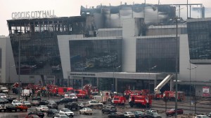 Täter nach Angriff auf Konzerthalle bei Moskau noch flüchtig