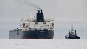 Finnland schirmt festgesetzten Tanker ab