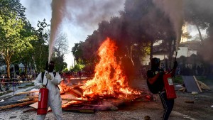 Barrikaden und Brandsätze – Chile erlebt unruhigen Jahrestag