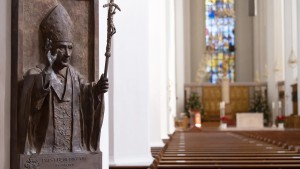 Studie: Vor allem Katholiken denken an Kirchenaustritt