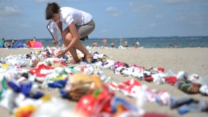 Umweltministerin will Plastikindustrie an Müllkosten beteiligen