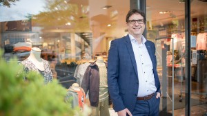 Shoppen ohne Testpflicht hier, hoffnungsfrohe Wirte dort