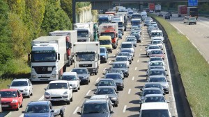 Nach Unfall auch rechte Fahrspur auf A3 wieder frei