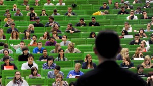 Wer länger bleibt, bekommt mehr Geld