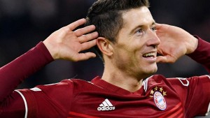 Gebt den Ball zu Lewandowski!