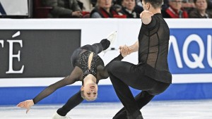 Eiskunstlauf-Paar lädt zum Träumen ein