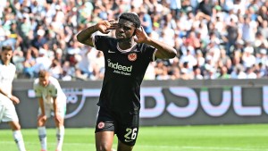 Rosaroter oder grauer Anstrich für Eintracht-Saison