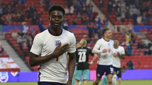 Saka schießt England zum Sieg