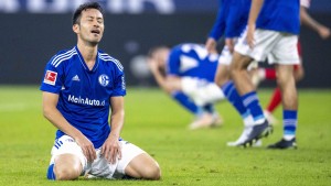 Schalke kassiert ärgerliche Niederlage in Überzahl