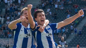 Hertha BSC jubelt nach spätem Tor gegen Aufsteiger