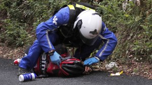 Brüche, Prellungen und jede Menge Blut