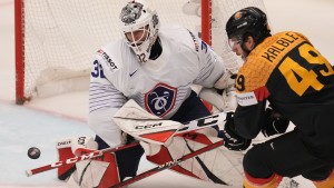 Deutsches Eishockeyteam muss malochen für den Sieg