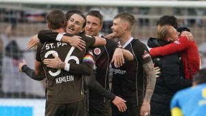 St. Pauli thront an der Spitze