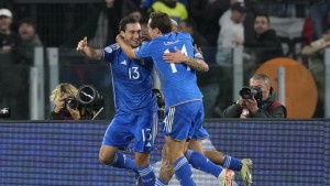 Italien gewinnt 5:2 – Albanien und Dänemark für EM qualifiziert