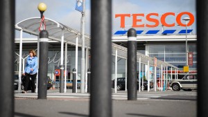 Aldi und Lidl brocken Tesco Milliardenverlust ein