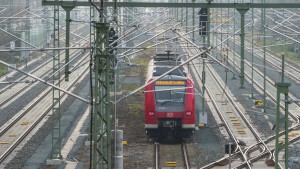 Zugverkehr auf Riedbahn rollt wieder vollständig